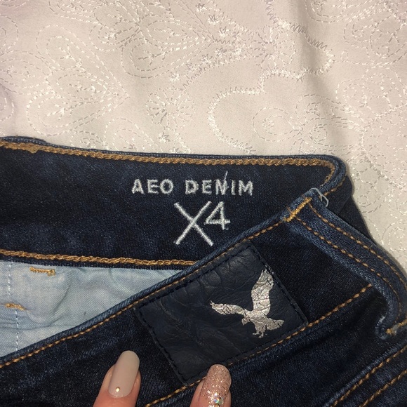 Dark blue American eagle ripped jeans (stretchy) - Picture 6 of 6